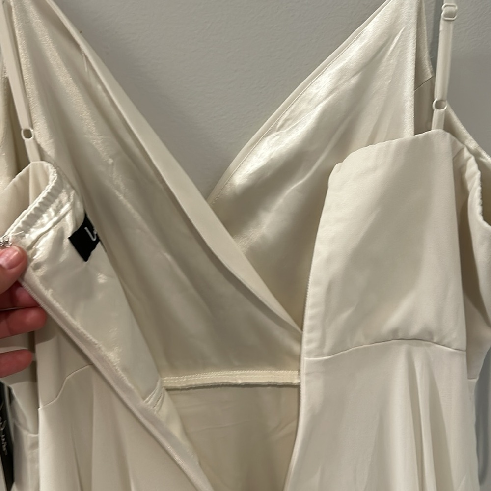 NWT Lulus soft white gown xl - Picture 6 of 15